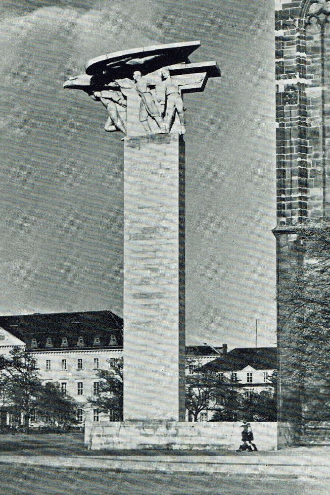 Denkmal für die Gefallenen des Ersten Weltkrieges von Ernst Barlach im Dom
