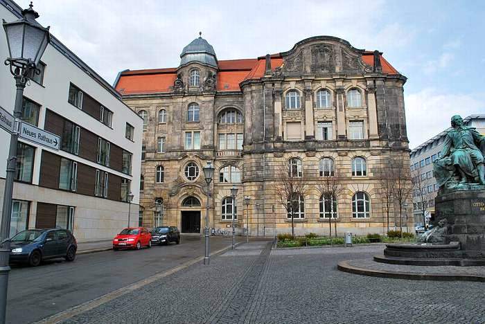 Die Hauptwache mit Otto von Guericke (Foto: Wieland Schulze, Magdeburg)