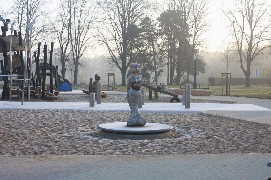 Spielplatz im Stadtpark (Archiv Chronik)