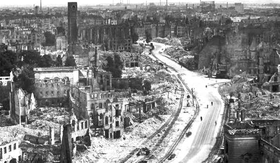Die zerstörte Jakobstraße (Archiv Chronik)