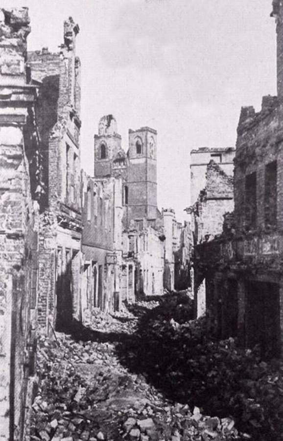 zerstörte Dreienbrezelstraße (Archiv Chronik)