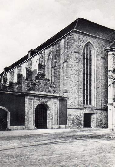 Die Nikolaikirche mit dem Sterntor (Archiv Chronik)