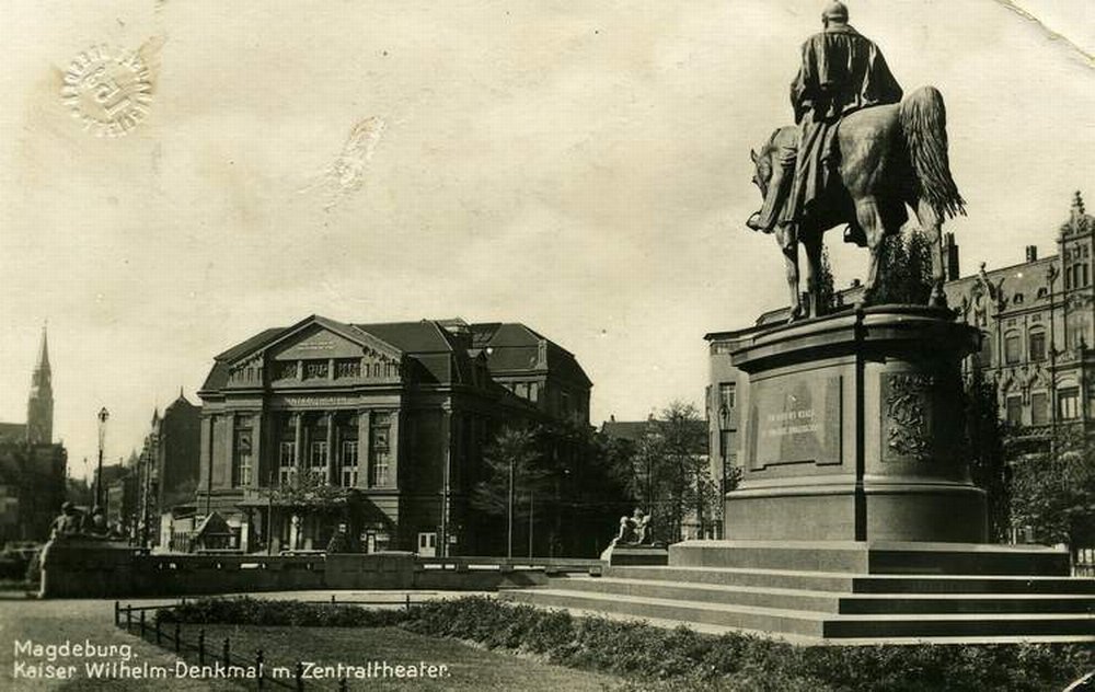 Kaiser-Wilhelm-Denkmal m. Zentraltheater, 1936