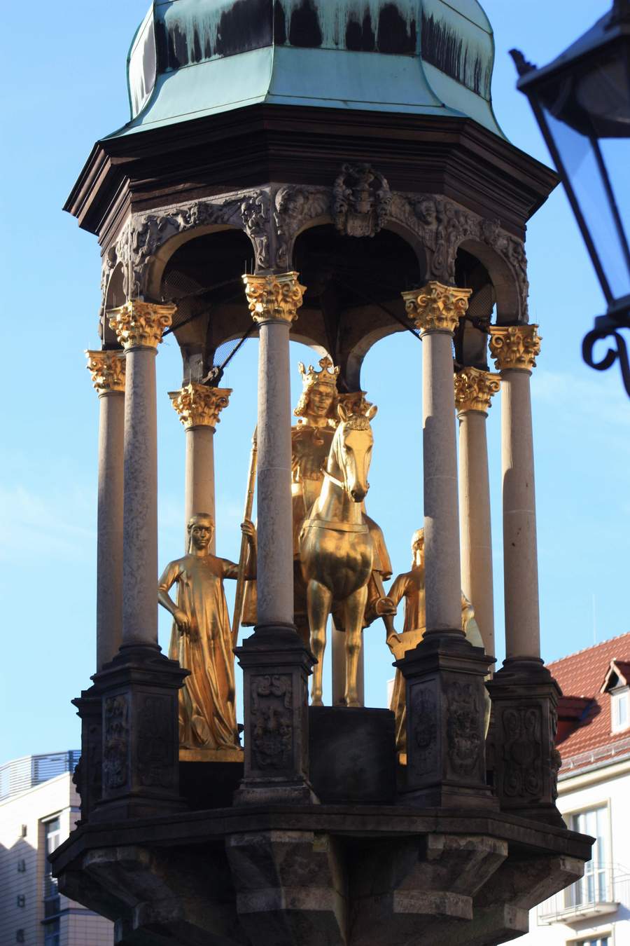 Kaiser-Otto-Denkmal auf dem Alten Markt (Archiv Chronik)