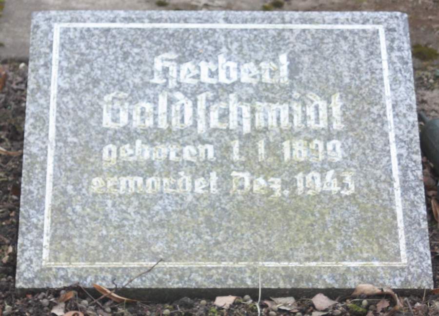 Grabplatte für Herbert Goldschmidt in der Gedenkstätte für die Opfer des Faschismus auf dem Westfriedhof (Archiv Chronik)